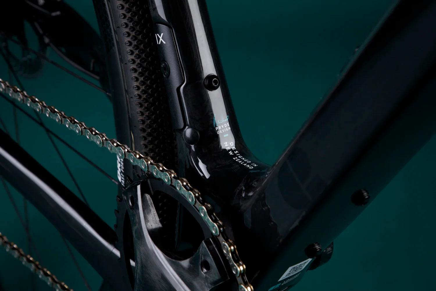 AO BLACK + UD W/ GOLD (KOURA) - Image 7