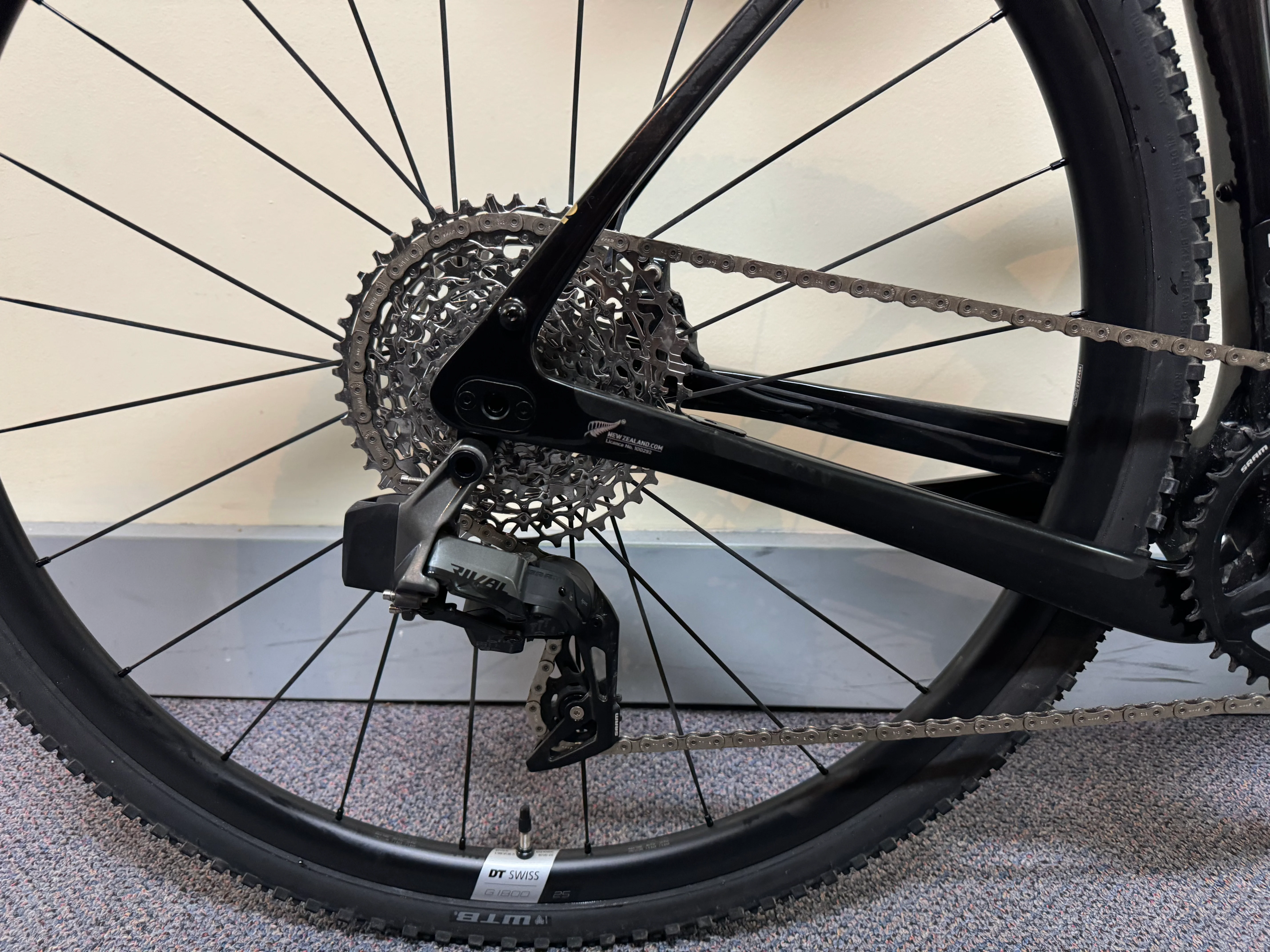 AO Demo Bike - SRAM Rival AXS 1x w/ DT G1800 25mm - Image 6