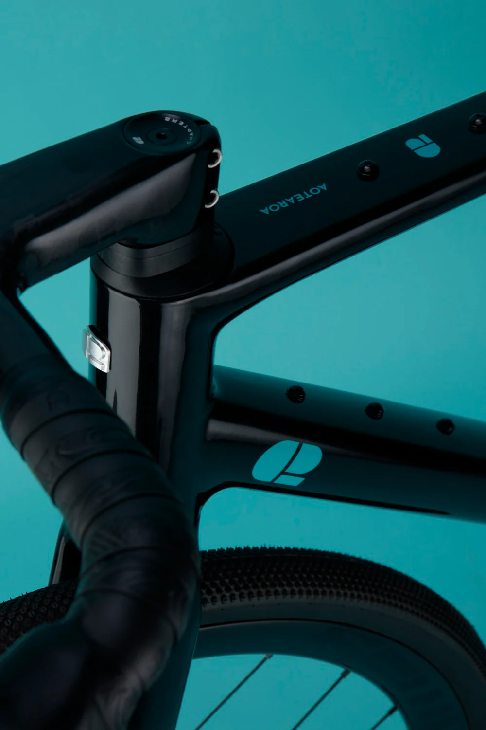 KAHA GLOSSY BLACK (TUAURIURI) - Image 9