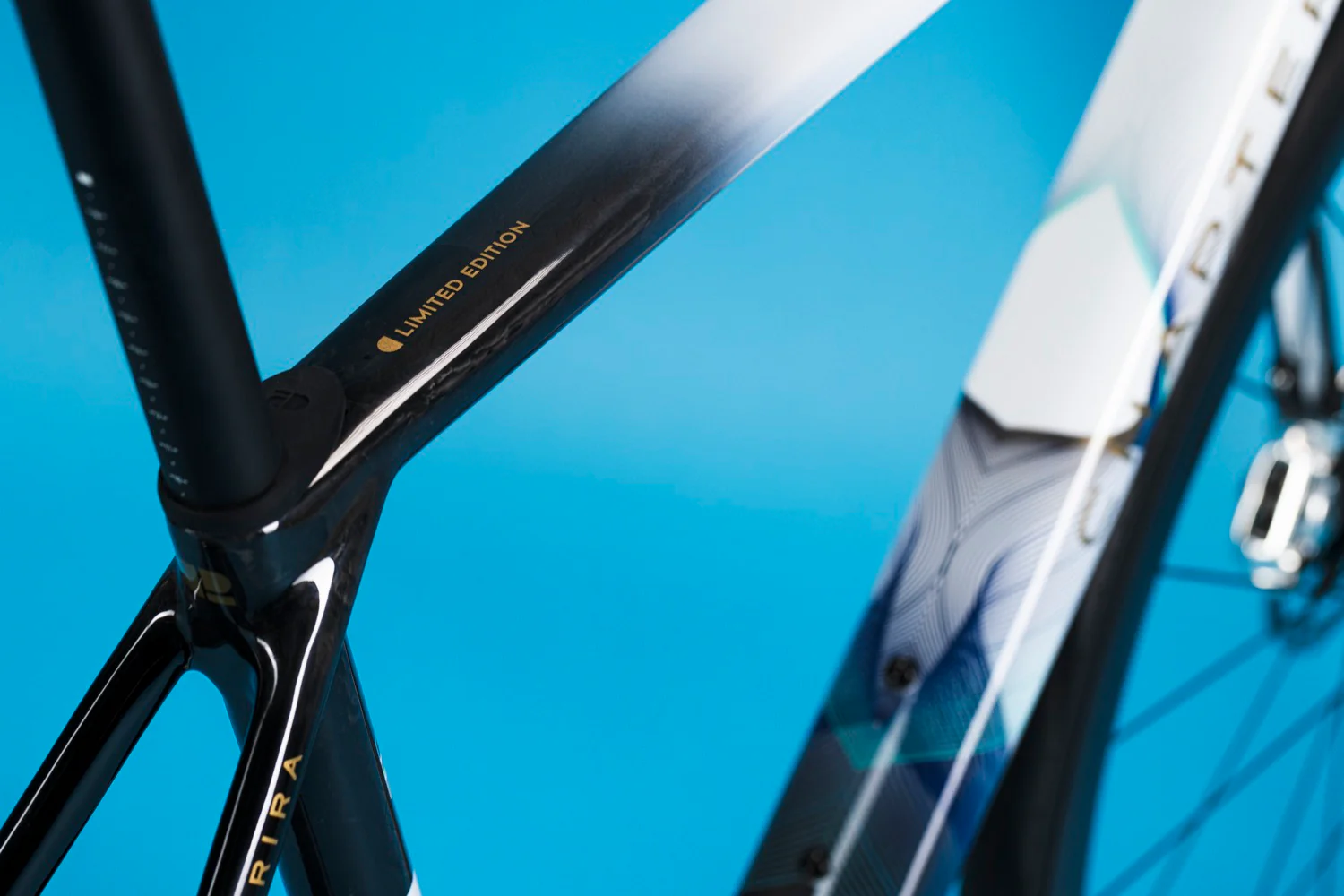 Chapter2 RIRA Frameset - WHITE FADE w/SWIRLS - Image 11